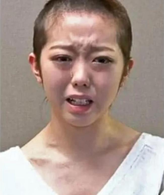 Dàn sao nữ bất ngờ cạo trọc và sự thật ngỡ ngàng đằng sau-15