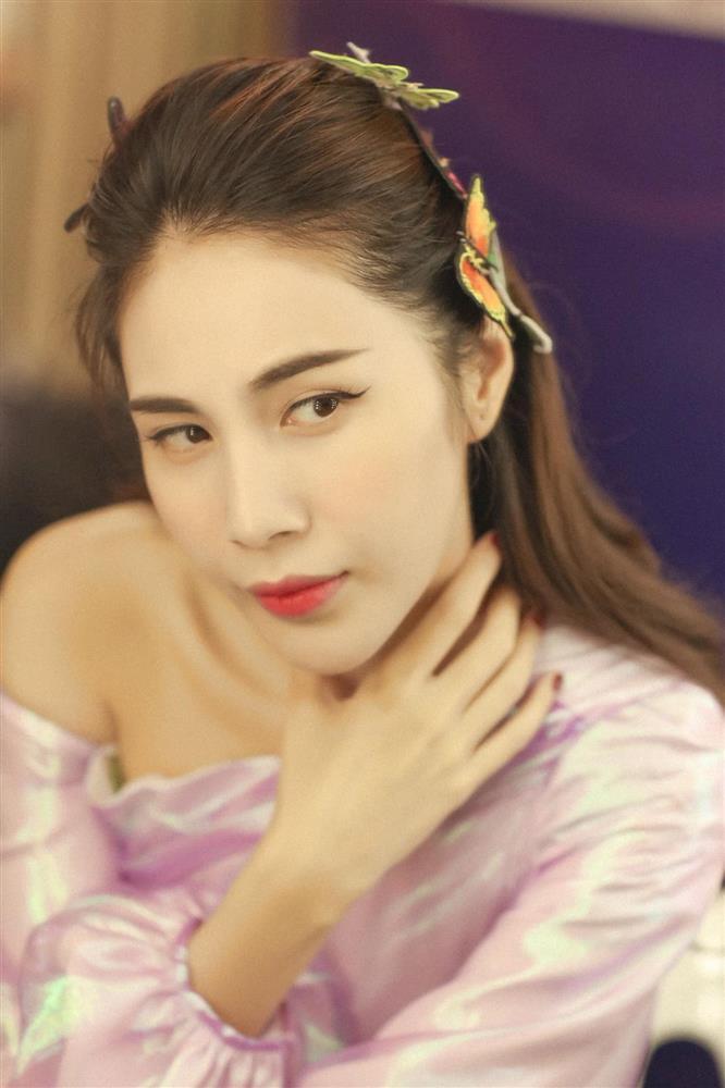 Trùm cuối Thủy Tiên bàn chữ NUÔI, đọc liệu có thuyết phục?-2