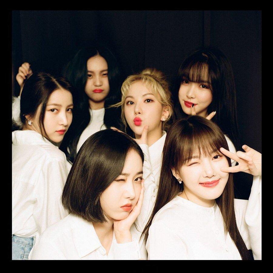 Nhóm nhạc nữ GFriend gửi lời chào tạm biệt và cảm ơn người hâm mộ khi chính thức tan rã vào hôm nay 22/5.