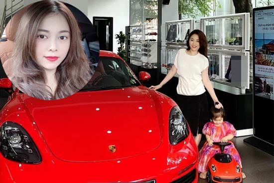 Vừa tậu nhà 9 tầng giữa trung tâm Thủ đô, Hằng 'Túi' lại rinh xế hộp 5 tỷ