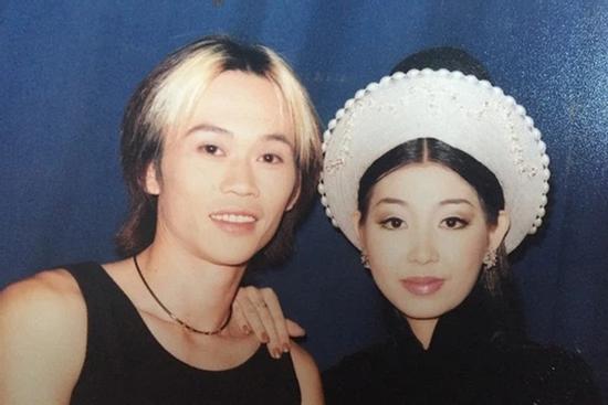 Nữ ca sĩ tự nhận là vợ cũ cuối cùng đã lên tiếng về tin đồn ngoại tình với Hoài Linh