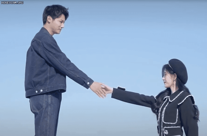 Cúc Tịnh Y đi tự tử mà xinh đẹp như trẩy hội, nào ngờ mang giày độn cao hú hồn suýt ngã sấp mặt?-4