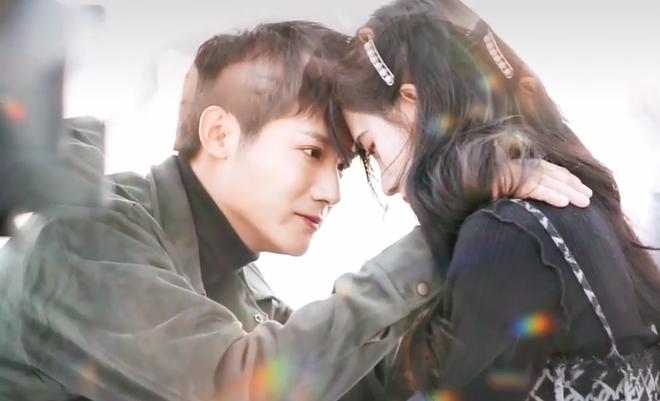 Cúc Tịnh Y đi tự tử mà xinh đẹp như trẩy hội, nào ngờ mang giày độn cao hú hồn suýt ngã sấp mặt?-5