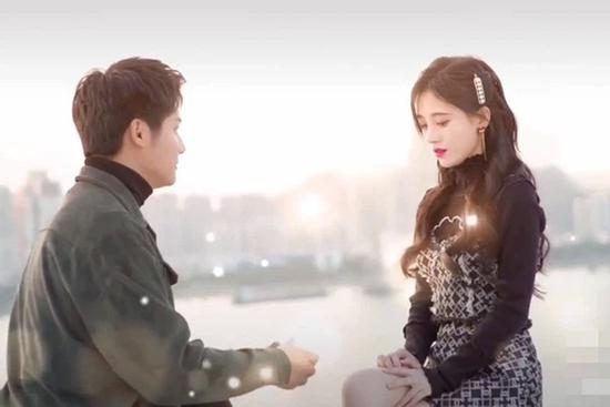 Cúc Tịnh Y đi tự tử mà xinh đẹp như trẩy hội, nào ngờ mang giày độn cao hú hồn suýt ngã sấp mặt?