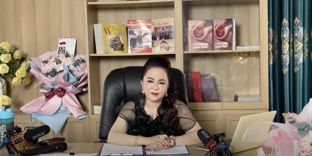 Nghệ sĩ nào mới bị đại gia Phương Hằng khiêu chiến, còn tuyên bố chơi tất tay?-1