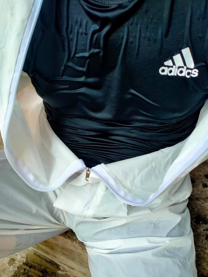 Xót xa hình ảnh bác sĩ chống dịch ngày nắng nóng-5