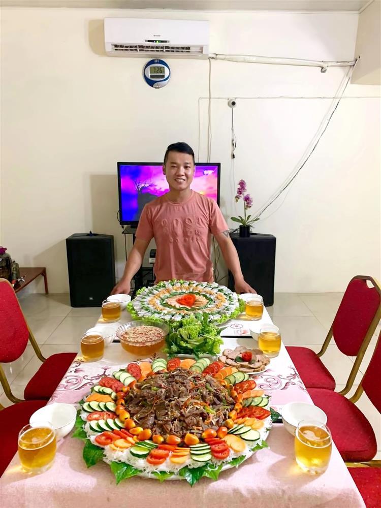 Chàng trai Bắc Ninh sống ở nước ngoài 10 năm, mỗi ngày vẫn nấu món Việt đỉnh của đỉnh-6