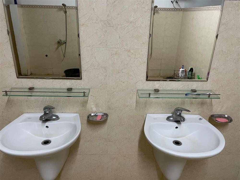 Chê cơm cách ly chán chẳng buồn nuốt, du học sinh bố đời bị mắng sấp mặt-2