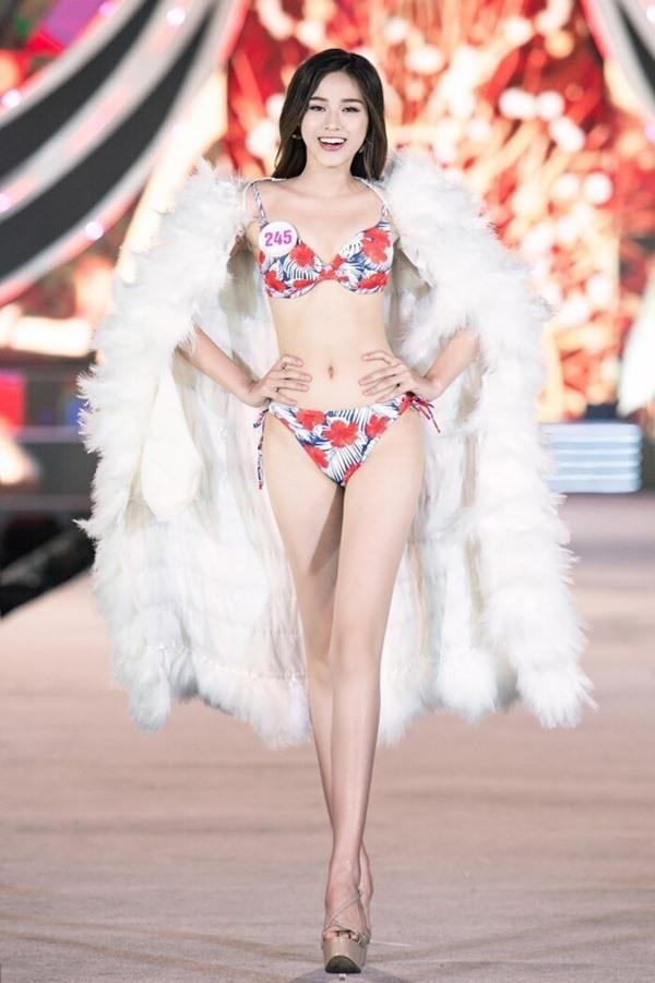 Những nàng Hậu sở hữu đôi chân dài nhất Vbiz: Kỷ lục 1m22 thuộc về mỹ nhân nào?-1