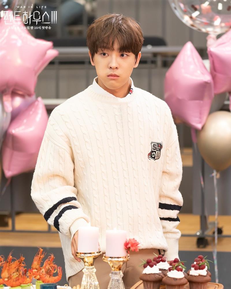 Nhà sản xuất Penthouse nhá hàng loạt ảnh mới, sao vẫn có mặt Logan Lee?-6