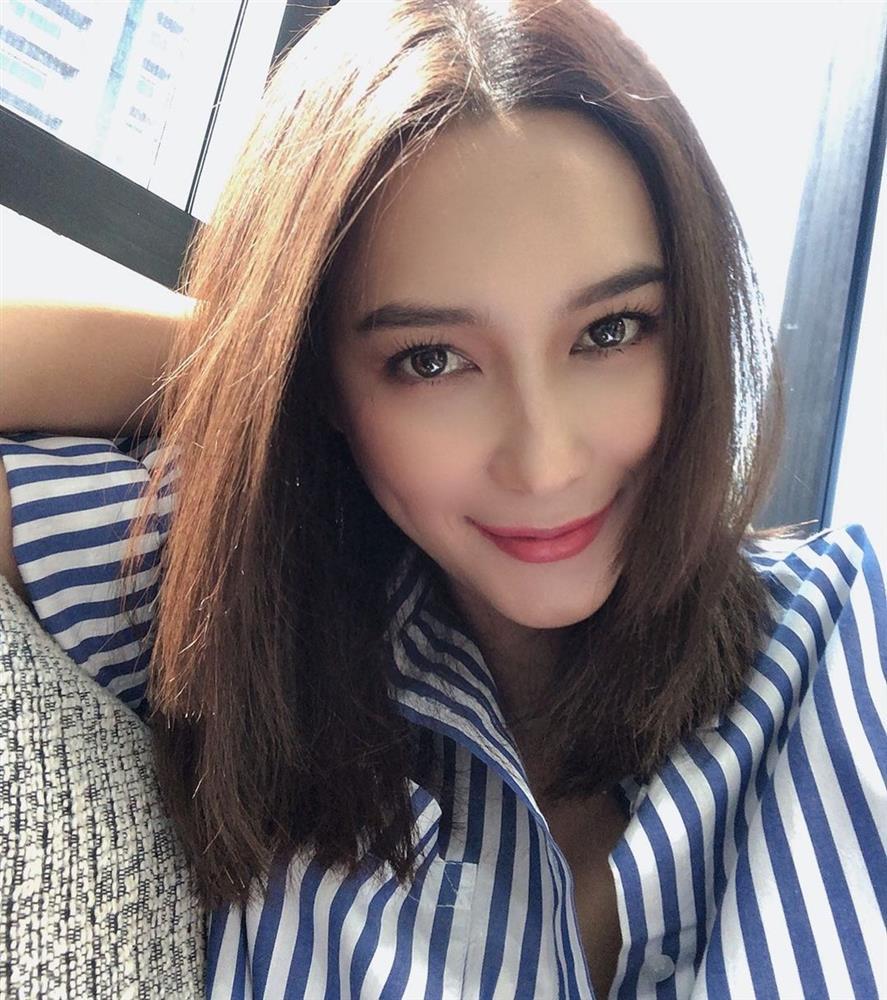 Vẻ đẹp rung động lòng người của siêu mẫu vướng nghi án giật chồng-7