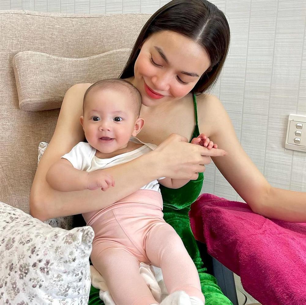 Hà Hồ và Mai Phương Thúy đều lộ dấu hiệu tuổi già vì tóc bạc-2