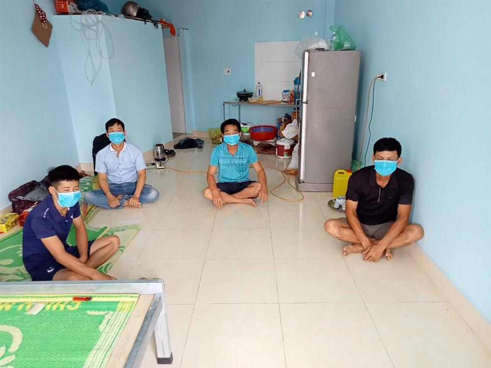 Cuộc sống công nhân đang mắc kẹt trong tâm dịch Covid-19 Bắc Giang-5