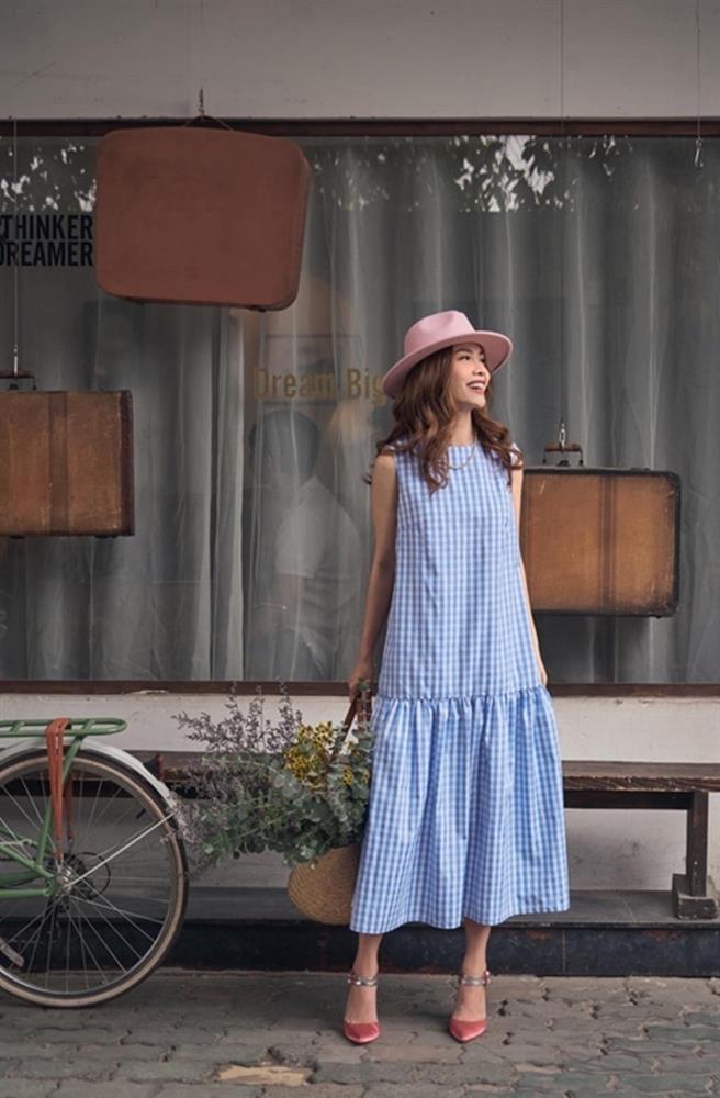 Học sao Việt cách mặc trang phục màu xanh da trời đẹp như nàng thơ!-7