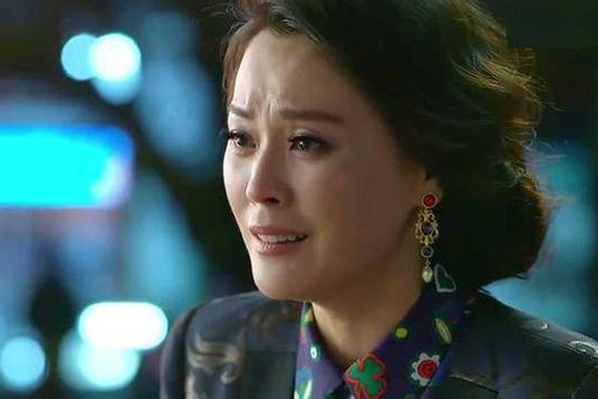 Em gái tôi cưới được 1 tuần, mẹ liền yêu cầu họp gia đình và thông báo một tin chấn động