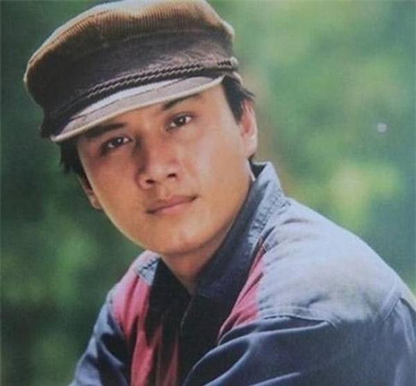 Dàn mỹ nam phim Việt thập niên 90: Nhan sắc chú bác quả là không đùa được đâu-1