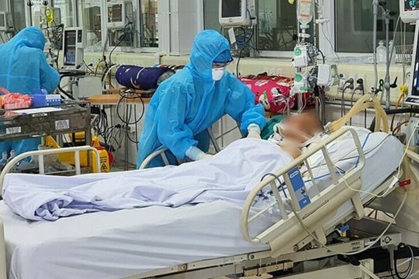 Kinh hoàng triệu chứng lưỡi COVID: Lưỡi sưng khổng lồ, không thể ăn lẫn nói-4