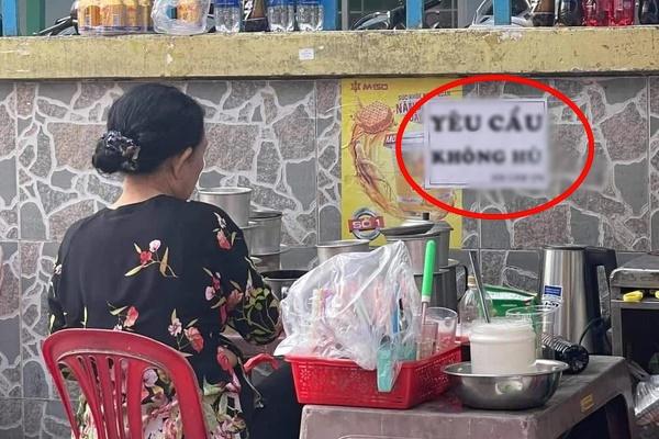 Sạp bán rau củ tranh thủ tung ưu đãi đặc biệt cho khách hàng tên Hằng-11