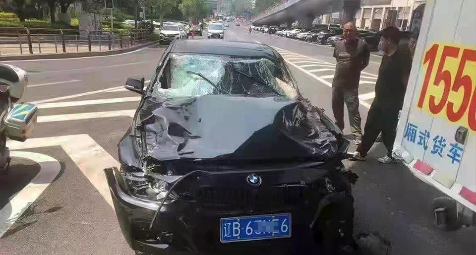 Clip: Người đàn ông lái xe tông chết 5 người để trả thù đời vì tiền hết, tình tan-1