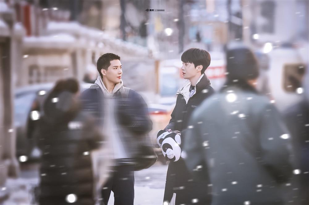 Loạt ảnh hậu trường đẹp như poster của phim đam mỹ Vai Trái Có Cậu-12