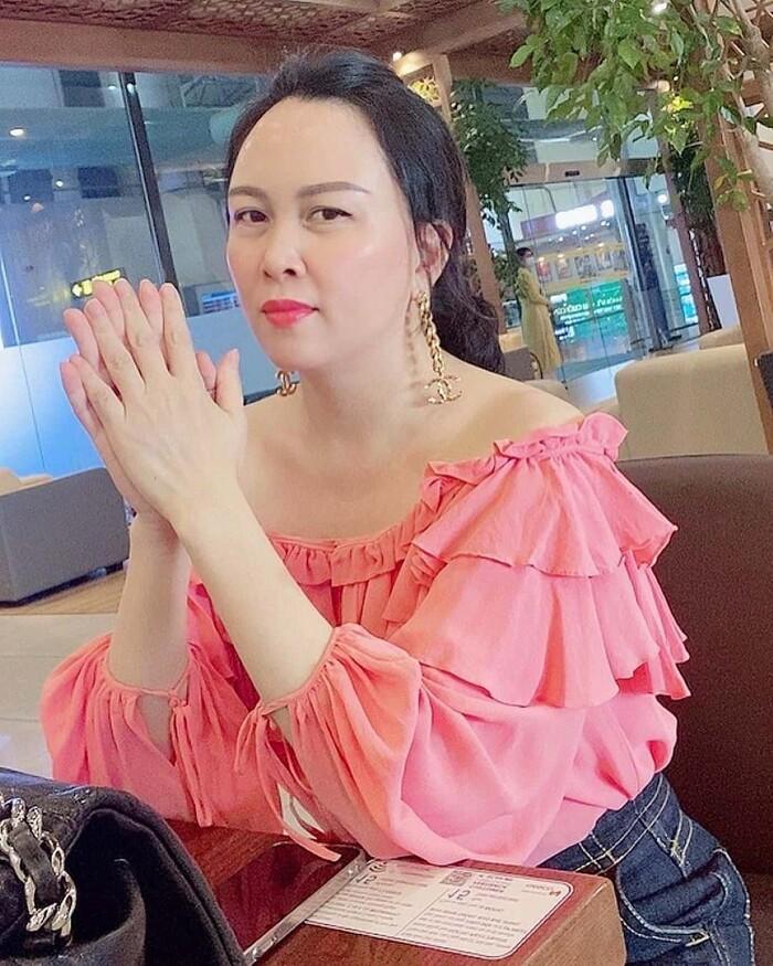 Phượng Chanel được khen khi mặc lại áo 3 năm trước, chỉ là mix cao tay hơn-1