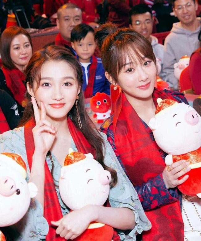 Quan Hiểu Đồng chụp ảnh tốt nghiệp làm màu, thực tế vẫn chưa học xong?-6