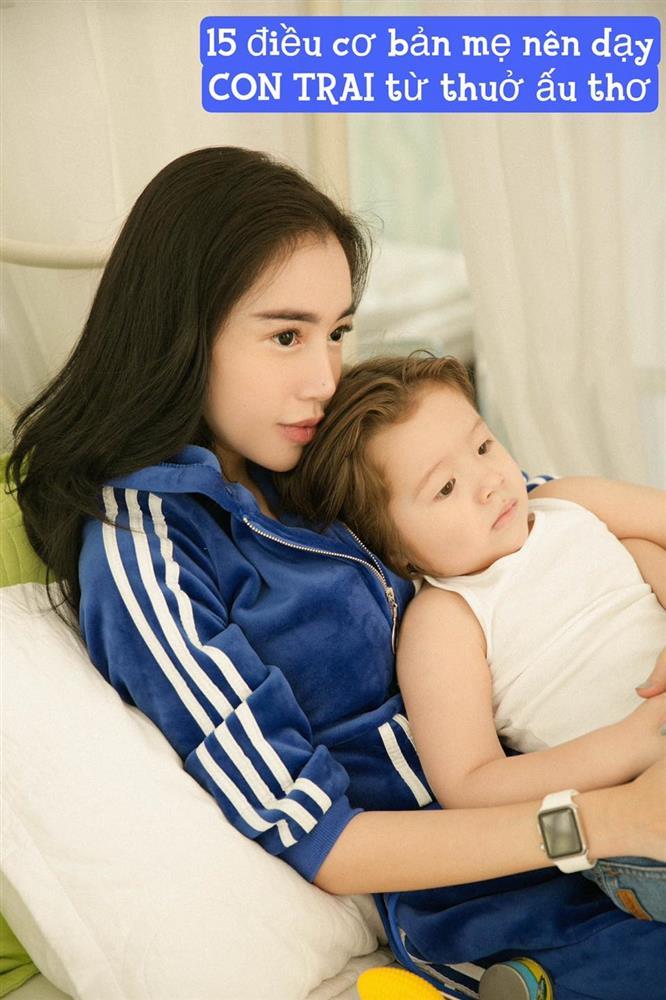 Quý tử nhà Elly Trần học online mùa dịch: Gây choáng vì trổ mã như soái ca-3