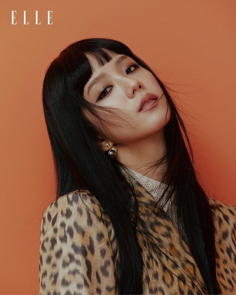 Cùng chọn đồ da báo Dior, Hoa hậu Tiểu Vy và Jisoo BLACKPINK ai mặc chất hơn?-1