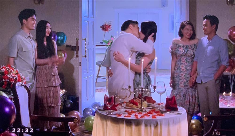 Khán giả tranh luận về kết phim Hướng Dương Ngược Nắng-1