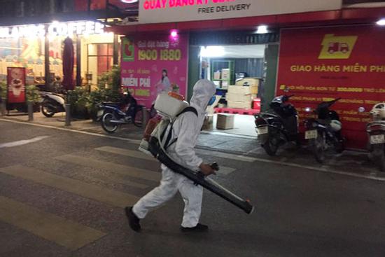 Tìm người đến Big C Thăng Long liên quan ca dương tính SARS-CoV-2