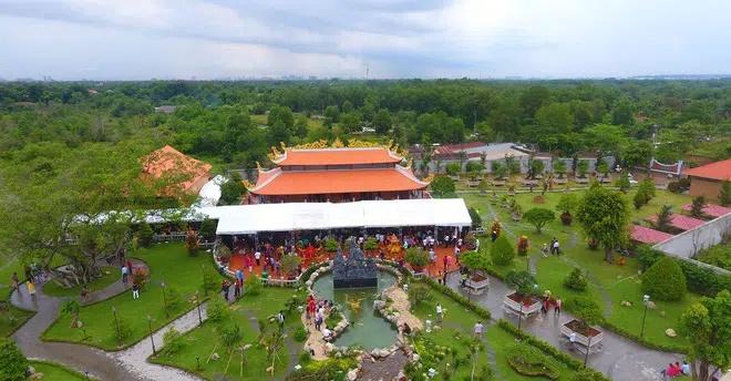 Thú chơi Hoài Linh: Đong kim cương bằng lon, ngửi trầm hương chục tỷ-11