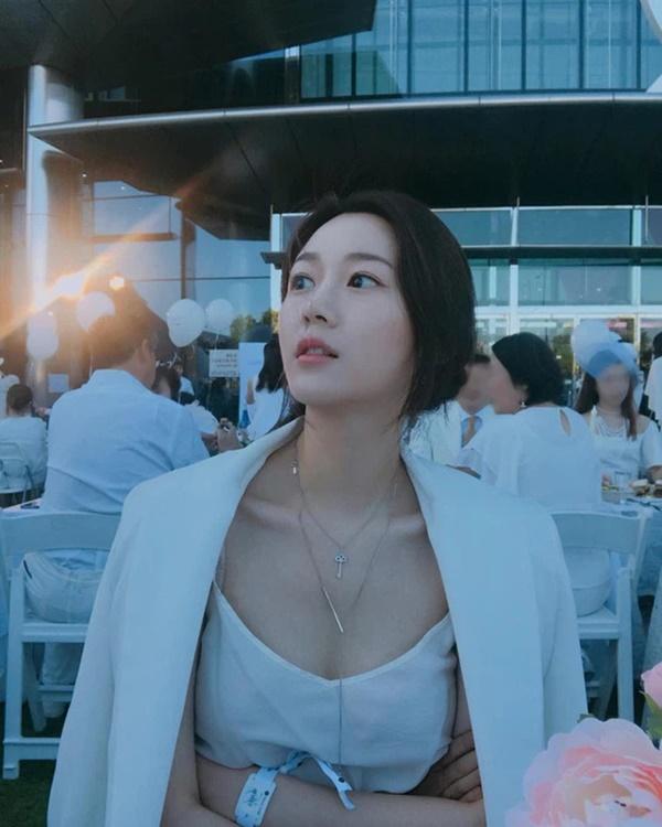 Profile tình mới Lee Seung Gi: Sự nghiệp mờ nhạt nhưng nhan sắc chuẩn hoa hậu-12