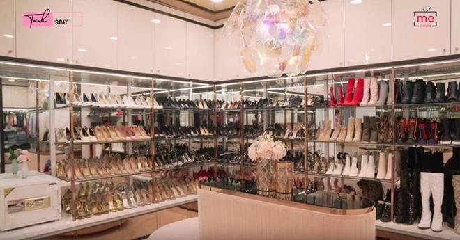 Giúp việc cho Ngọc Trinh không hề dễ thở: Dọn dẹp bãi chiến trường đồ hiệu phát ớn-1