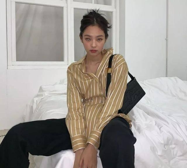 Mặc đẹp không trượt phát nào với gam màu trà sữa hot trend 2021-7