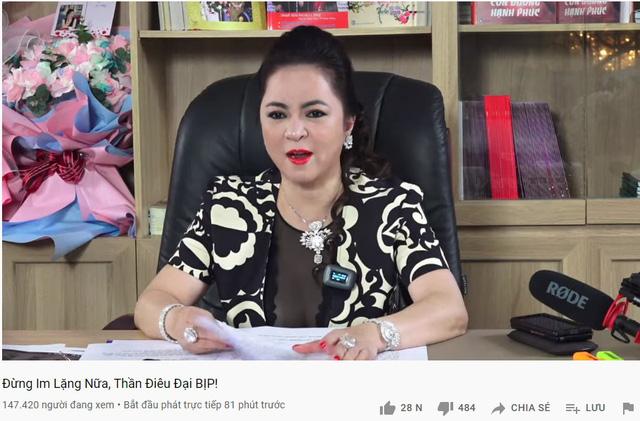 Từ sao Việt đến streamer bị bà Hằng cho hít khói vì nửa triệu người xem livestream-1