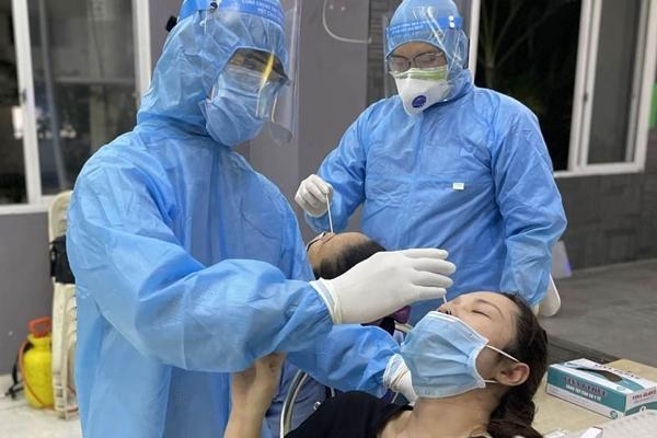 Tụ tập ăn nhậu ở Bắc Giang, 5 người bị phạt 200 triệu, 1 người bị khởi tố-3