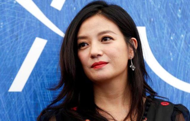 Cổ phiếu đóng băng cùng nghi vấn ly hôn, Triệu Vy bình thản tụ họp bạn bè-1