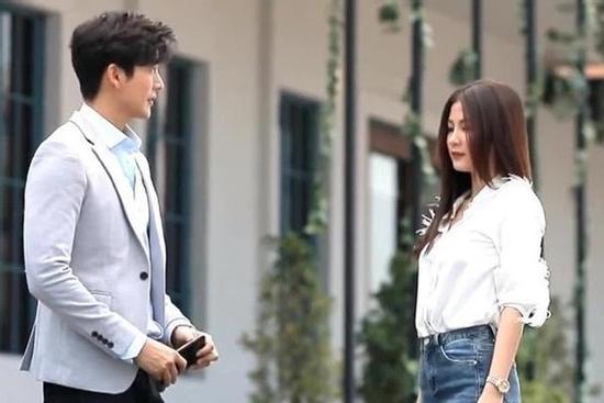 Lời thì thầm đêm tân hôn khiến chồng lĩnh ngay 1 cái tát, vợ thu dọn hành lý về nhà mẹ đẻ