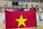 ĐT Futsal Việt Nam 'quẩy' tưng bừng trong phòng thay đồ khi giành vé 'World Cup'