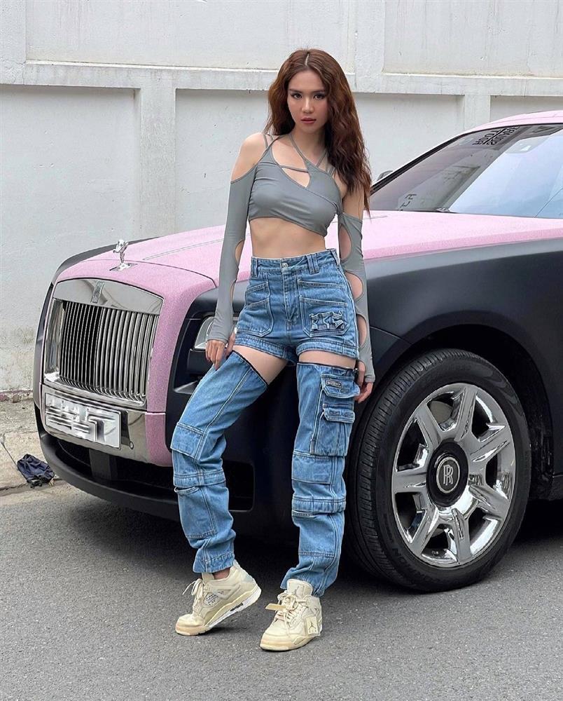 Giật mình với body đô con như có bầu của Ngọc Trinh-11