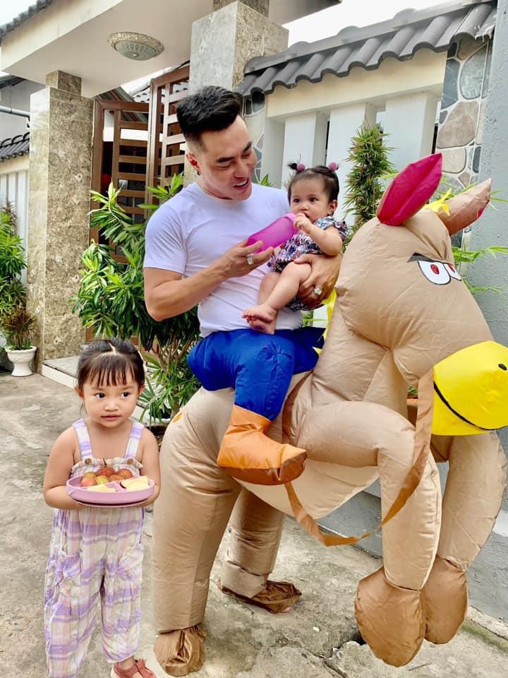 Lê Dương Bảo Lâm nổi đóa khi 2 con gái bị chê xấu đều-3