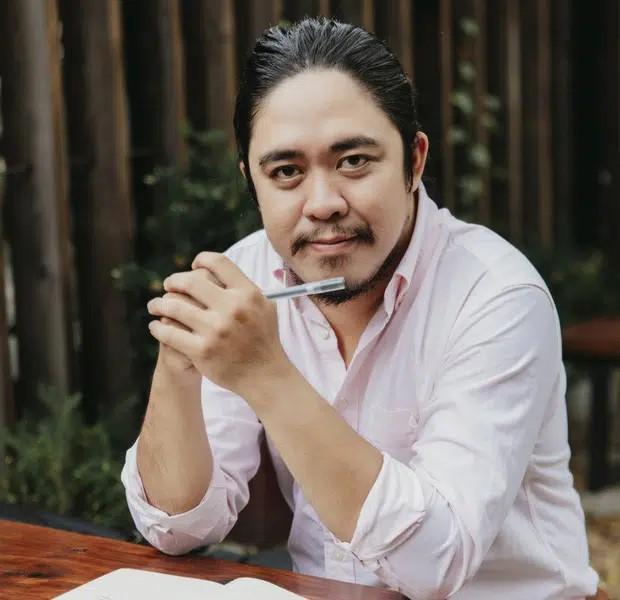 Vừa lên tiếng vụ Phương Hằng và Hoài Linh, biên kịch Tiệc trăng Máu bay màu Facebook-2