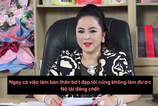 BST ảnh selfie trăm tấm như một của bà Phương Hằng: Em có đẹp không quý zị?-1