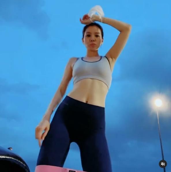 Lệ Quyên vẫn mải mê chọn góc quay phản cảm nhất-4