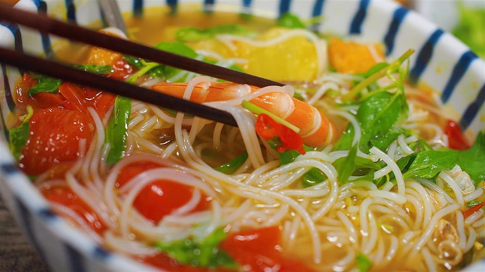 8X chia sẻ 5 món bún nước thay cơm ngày hè, đảm bảo nấu bao nhiêu cũng hết-4