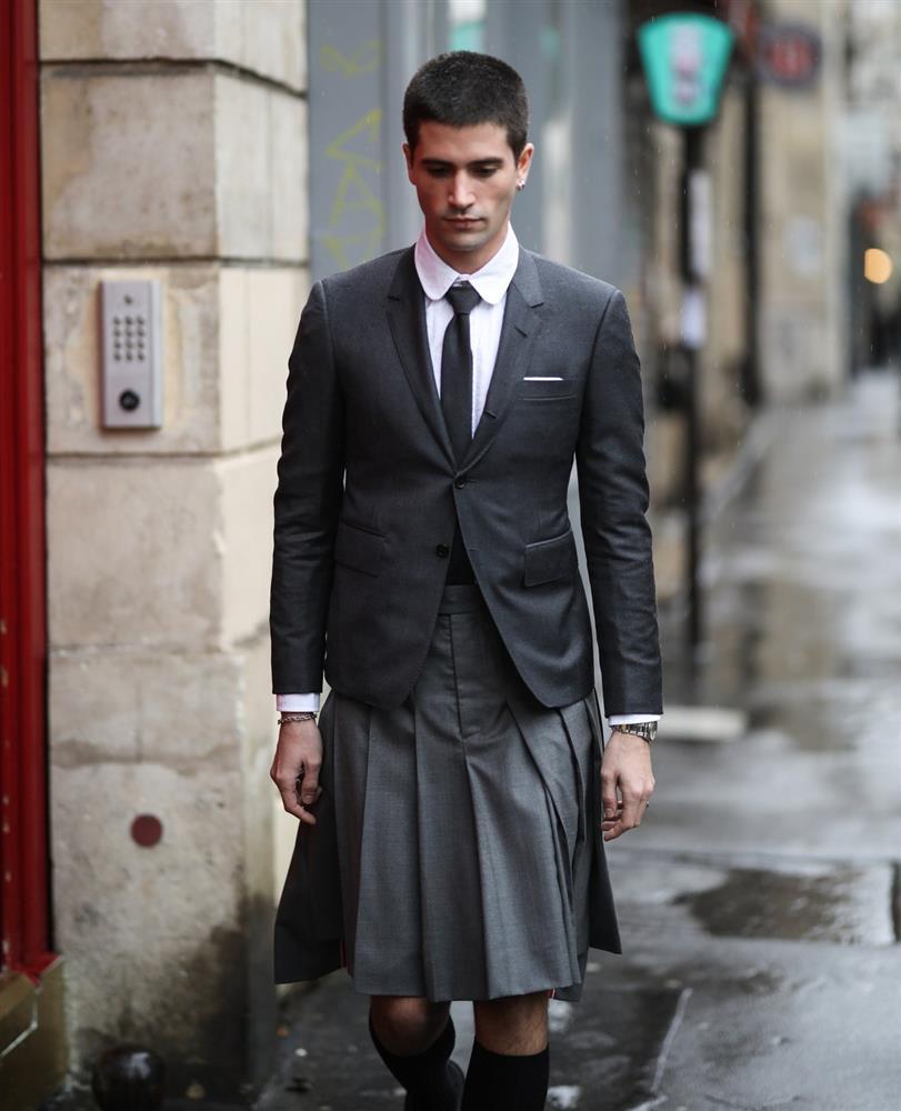 Nhiều sao nam chuộng mặc váy-5