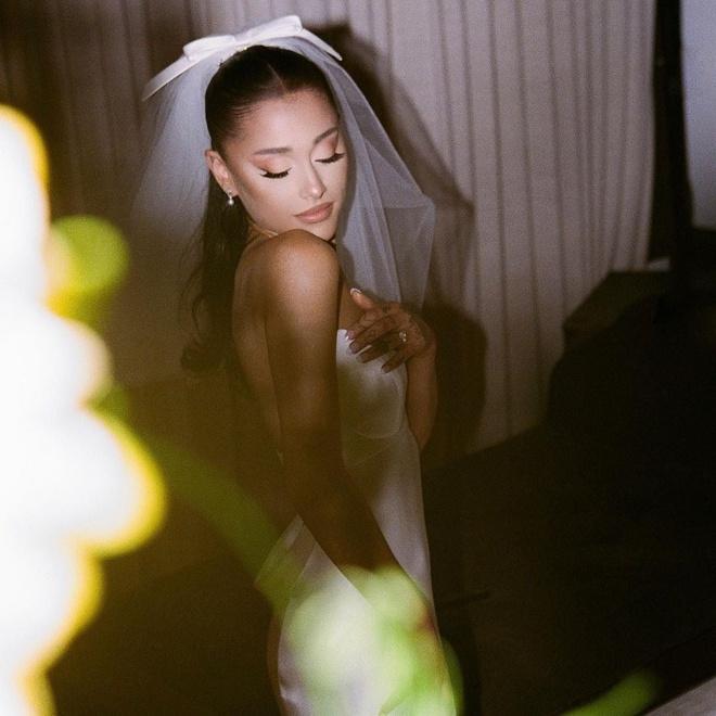 Ảnh cưới của Ariana Grande-2