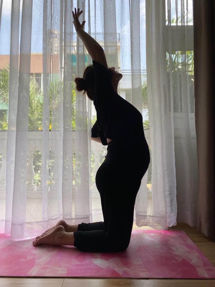 Vy Oanh 3 lần bầu bí: Lần đầu mọng nước heo nái, lần sau xinh như model-9