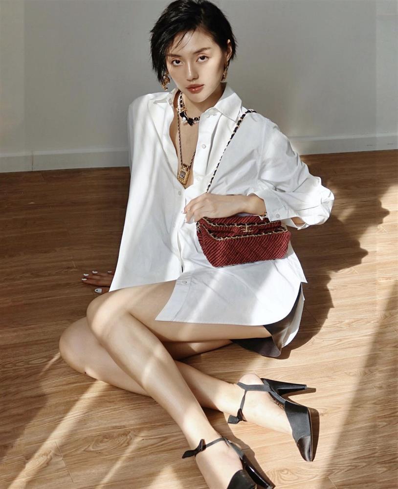 Kiểu sơ mi đơn điệu được lòng cả celeb hạng A lẫn fashionista đình đám!-9