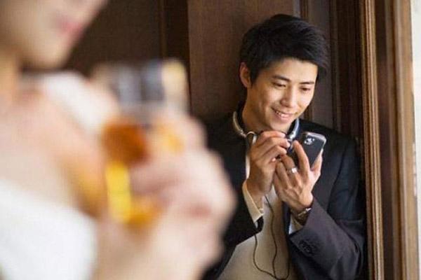 Gái xinh kể chuyện yêu 6 tháng được bạn trai tặng Mẹc bạc tỷ, còn cho tiền làm mũi-9